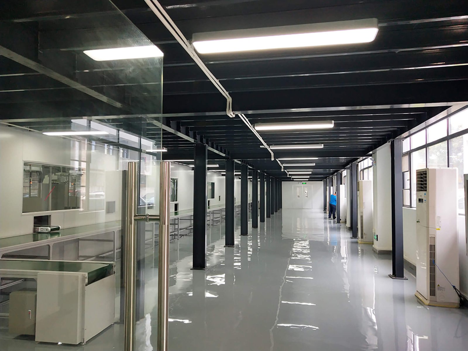 Steel mezzanine platform installed in an industrial workshop